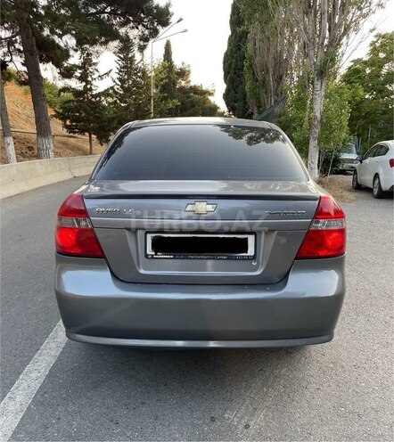 Chevrolet Aveo-5