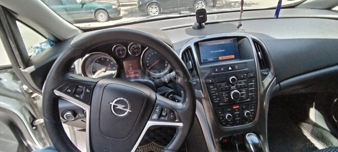 Opel Astra 2011, 358,000 km - 1.4 l - Bakı