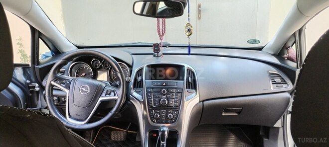 Opel Astra 2011, 358,000 km - 1.4 l - Bakı