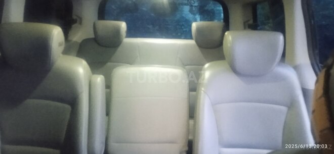 Hyundai H-1 2010, 370,000 km - 2.5 л - Bakı