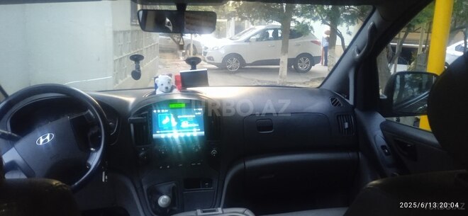 Hyundai H-1 2010, 370,000 km - 2.5 л - Bakı