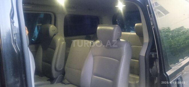 Hyundai H-1 2010, 370,000 km - 2.5 л - Bakı
