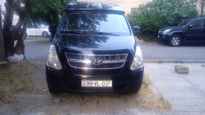 Hyundai H-1 2010, 370,000 km - 2.5 л - Bakı