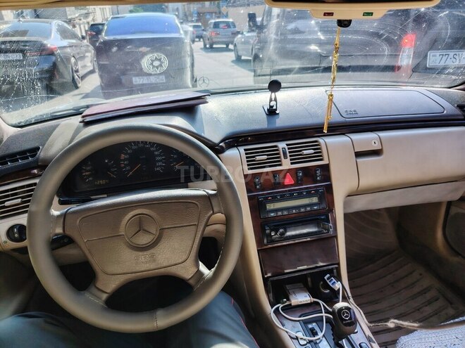 Mercedes E 230 1995, 835,642 km - 2.3 l - Bakı