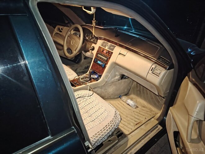 Mercedes E 230 1995, 835,642 km - 2.3 l - Bakı