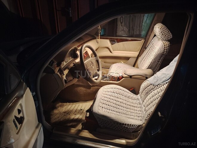 Mercedes E 230 1995, 835,642 km - 2.3 l - Bakı