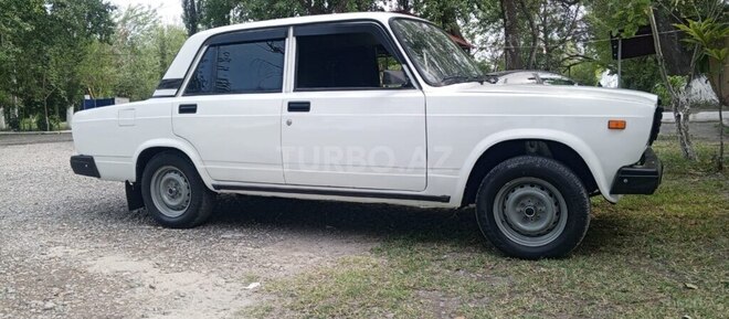 LADA (VAZ) 2107-2