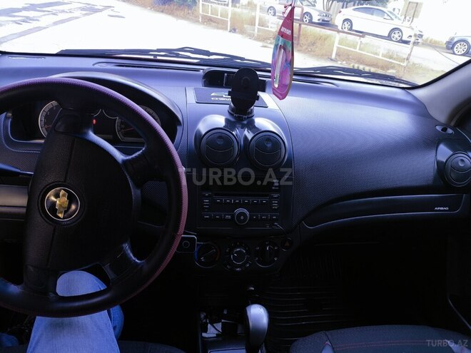 Chevrolet Aveo-8