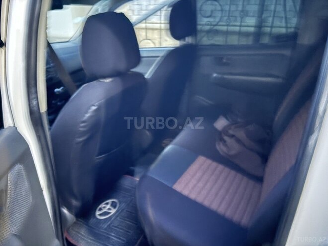 Toyota Hilux 2011, 250,000 km - 2.7 l - Bakı