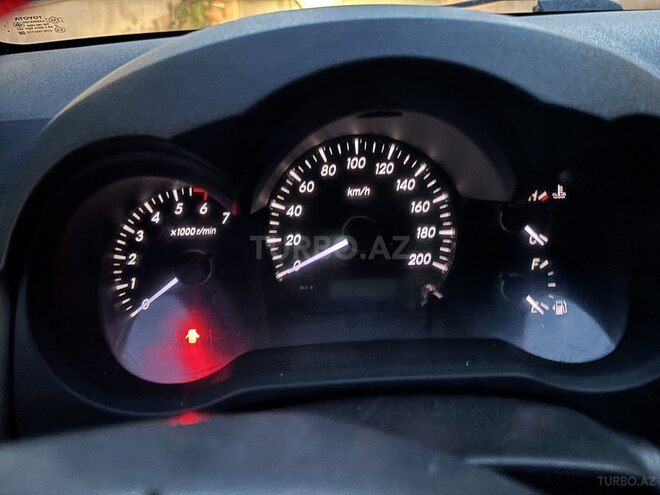 Toyota Hilux 2011, 250,000 km - 2.7 l - Bakı