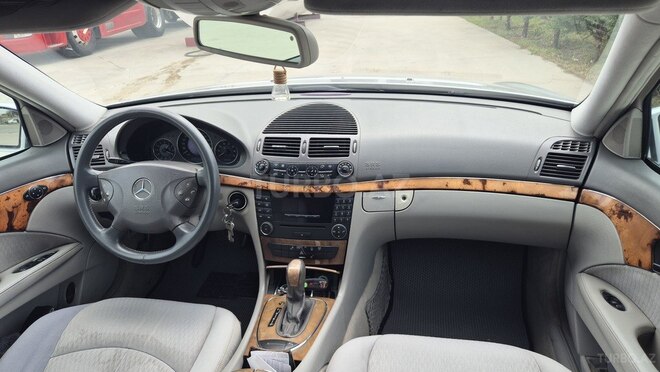 Mercedes E 240 2003, 357,148 km - 2.4 l - Sabirabad