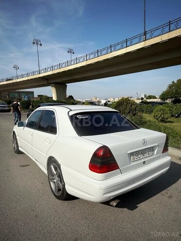 Mercedes C 200 2000, 355,000 km - 2.0 l - Bakı
