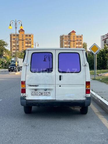 Ford Transit-4