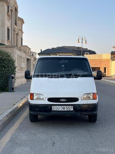 Ford Transit-1