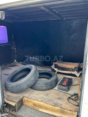 Ford Transit-9
