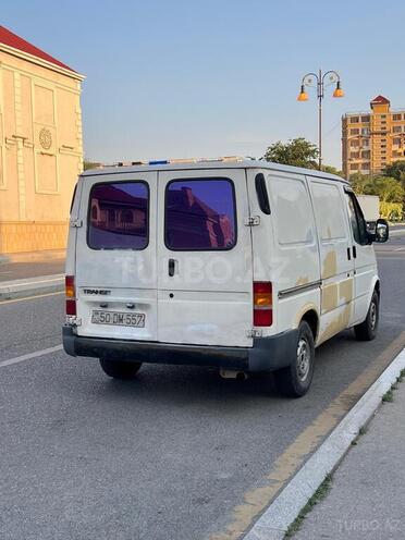 Ford Transit-11