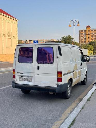 Ford Transit-6