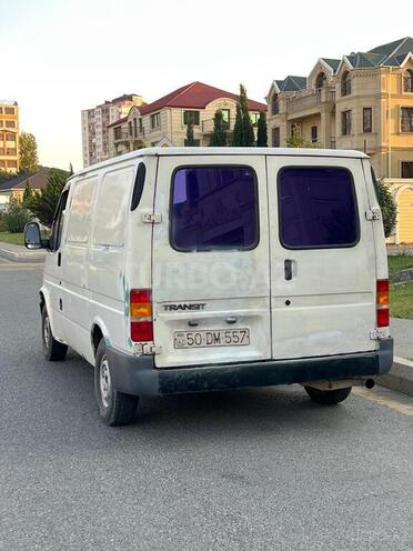 Ford Transit-8