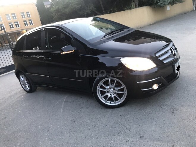 Mercedes B 180 2010, 167,000 km - 1.7 l - Sumqayıt