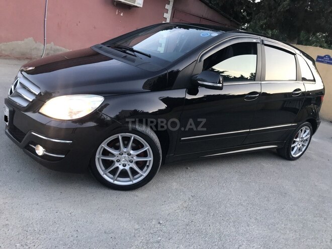 Mercedes B 180 2010, 167,000 km - 1.7 l - Sumqayıt