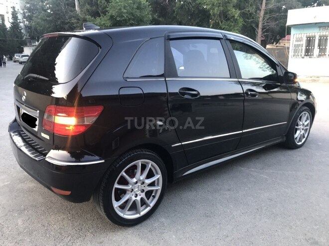 Mercedes B 180 2010, 167,000 km - 1.7 l - Sumqayıt