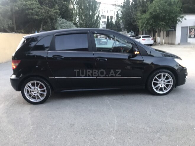 Mercedes B 180 2010, 167,000 km - 1.7 l - Sumqayıt