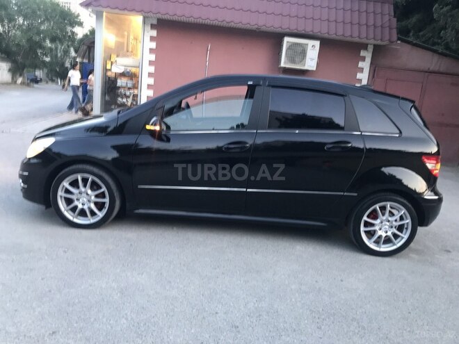 Mercedes B 180 2010, 167,000 km - 1.7 l - Sumqayıt