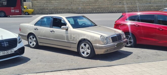 Mercedes E 240 1999, 370,000 km - 2.4 l - Bakı