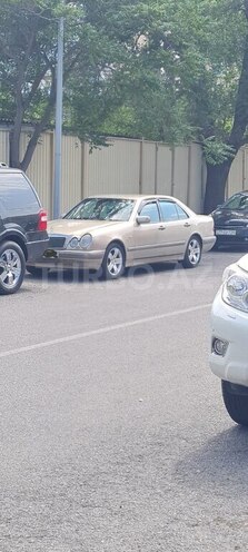 Mercedes E 240 1999, 370,000 km - 2.4 l - Bakı