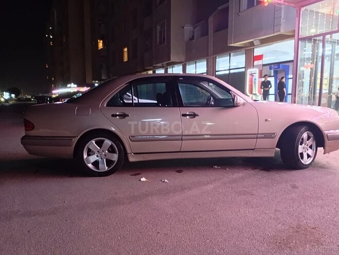 Mercedes E 240 1999, 370,000 km - 2.4 l - Bakı