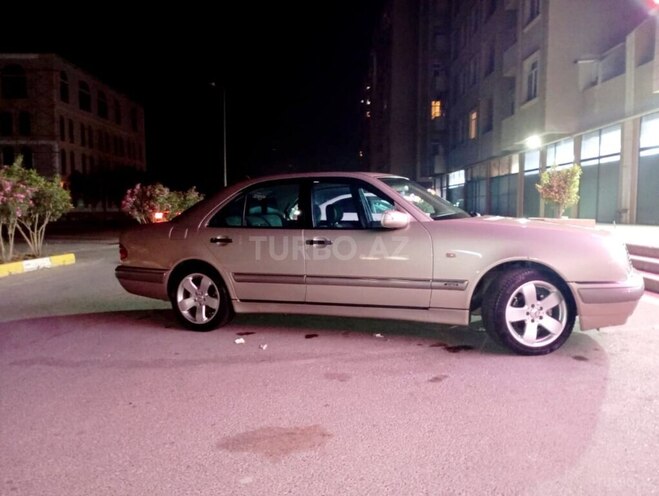 Mercedes E 240 1999, 370,000 km - 2.4 l - Bakı