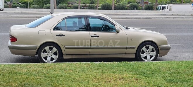 Mercedes E 240 1999, 370,000 km - 2.4 l - Bakı