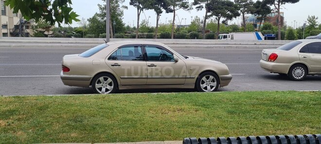 Mercedes E 240 1999, 370,000 km - 2.4 l - Bakı