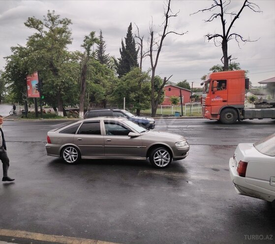 Opel Vectra 1999, 154,250 km - 1.6 l - Balakən