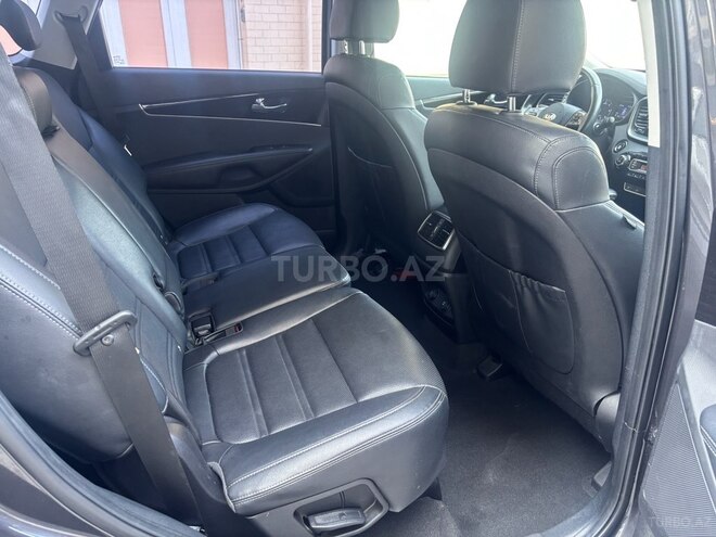 Kia Sorento-16