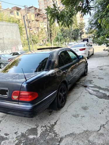 Mercedes E 230 1997, 630,000 km - 2.3 l - Bakı