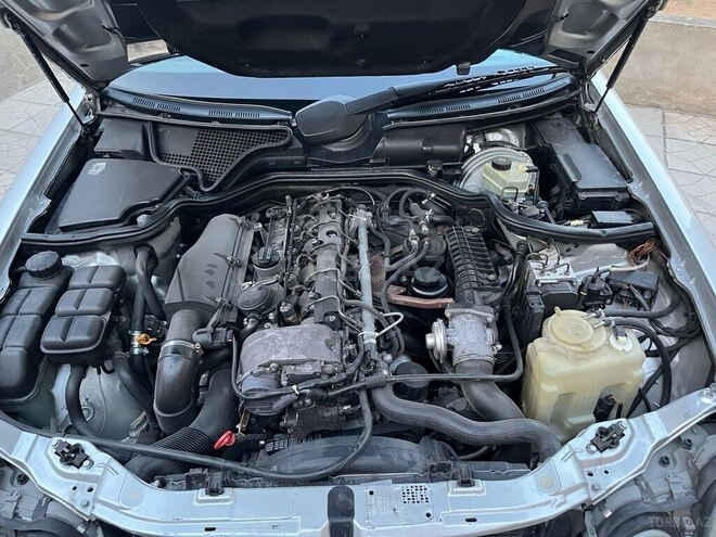 Mercedes E 270 2000, 450,000 km - 2.7 l - Bakı