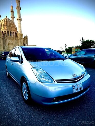Toyota Prius-4