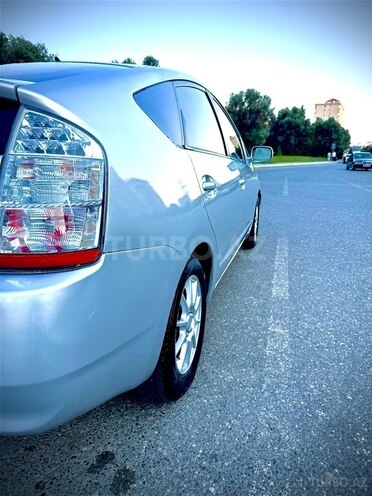 Toyota Prius-7