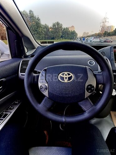 Toyota Prius-9