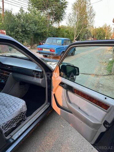 Mercedes E 280 1994, 476,500 km - 2.8 l - Bakı