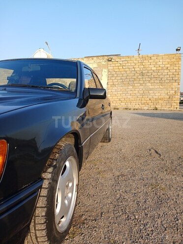 Mercedes E 200 1993, 355,000 km - 2.0 l - Bakı