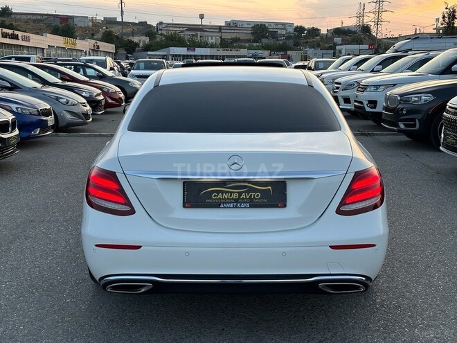 Mercedes E 300-9