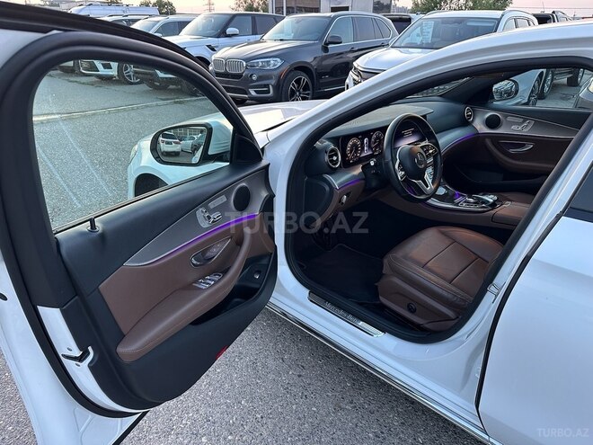 Mercedes E 300-19