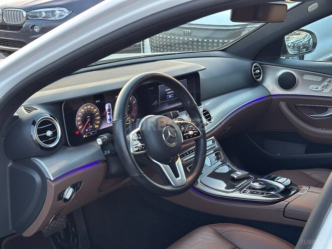 Mercedes E 300-16