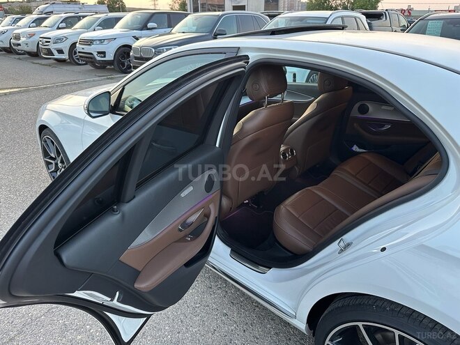 Mercedes E 300-23