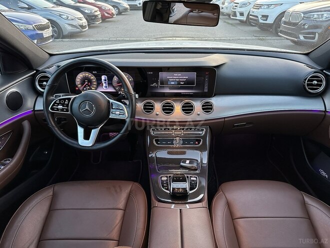 Mercedes E 300-11