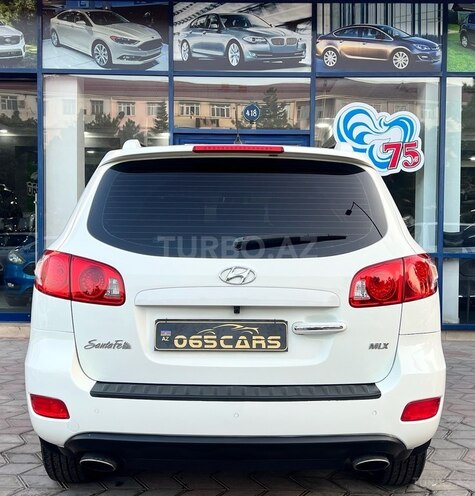Hyundai Santa Fe-13