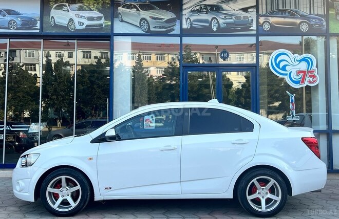 Chevrolet Aveo-12
