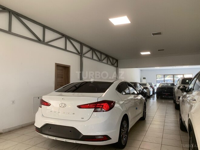 Hyundai Avante-4